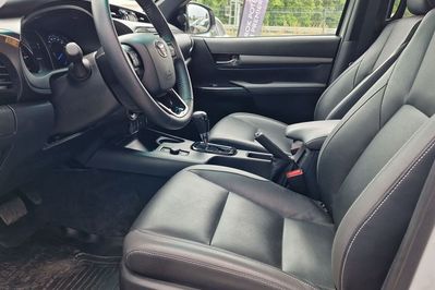 Toyota HiLux 2.8 d-4D Mhev Double Cab Invincible 4X4