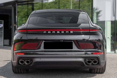 Porsche Panamera 4