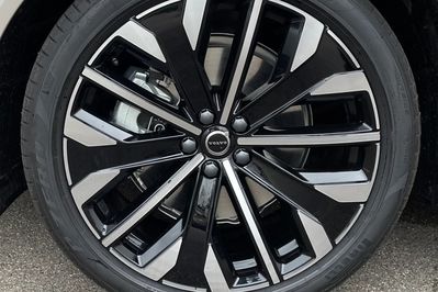 Volvo XC60 T6 Plug-In Hybrid AWD Ultra Bright