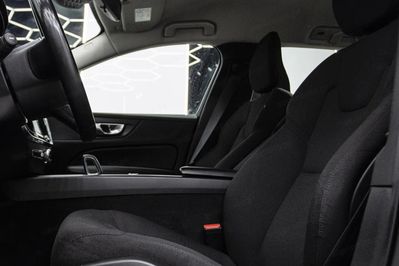 Volvo V60 B3 B Momentum Core