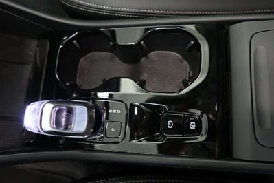 Volvo XC40 B4 Plus Dark