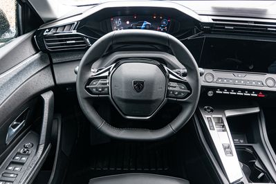 Peugeot 408 Allure e-DCS 1.2 mHEV
