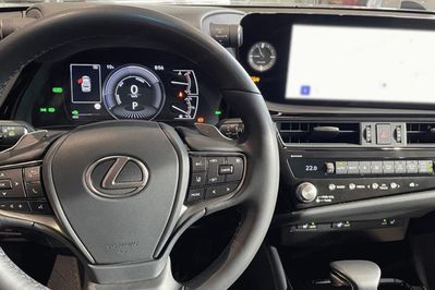 Lexus ES 300h Business Edition 2.5 E-CVT