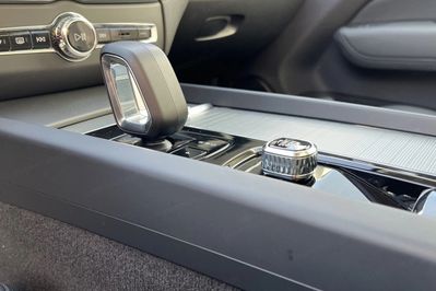 Volvo XC60 T8 Plug-In Hybrid AWD Plus Bright