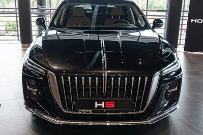 Hongqi H5 Deluxe 2.0T DSG
