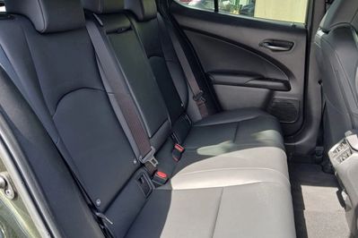 Lexus UX 300h F Sport Design