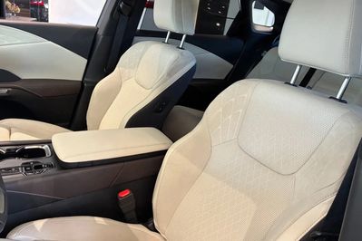 Lexus RX 450h+ Omotenashi 2.5 Hybrid Plug-in
