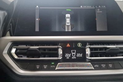 BMW Seria 3 318i Advantage