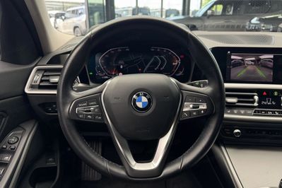 BMW Seria 3 318i aut