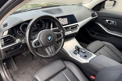 BMW Seria 3 320i xDrive Advantage