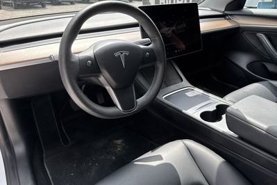 Tesla Model 3 RWD