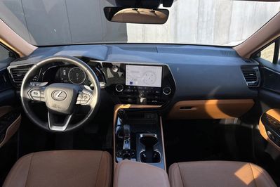 Lexus NX 350h Prestige 2WD