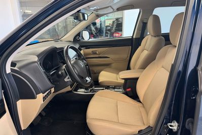 Mitsubishi Outlander 2.0 4WD CVT