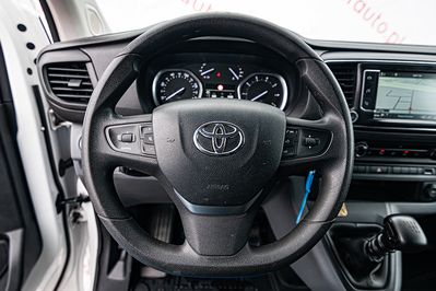Toyota ProAce L1H1 Zabudowa Brygadowa
