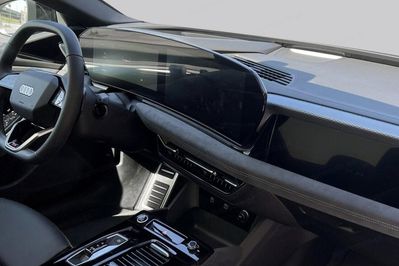 Audi A6 E-tron quattro Avant S line