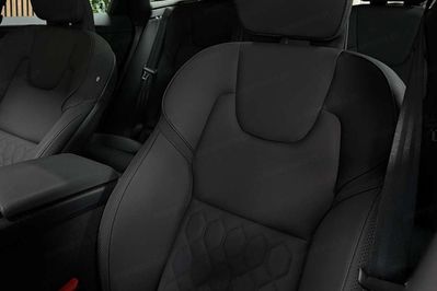 Volvo XC60 B5 AWD Plus Dark
