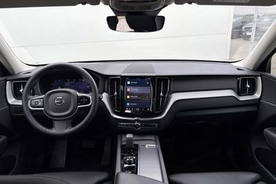 Volvo XC60 B4 D AWD Plus Dark aut