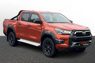 Toyota HiLux Double Cab Invincible 4x4 AT