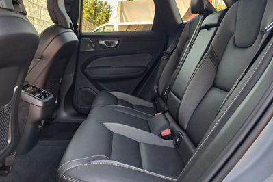 Volvo XC60 B5 B AWD Ultra Dark