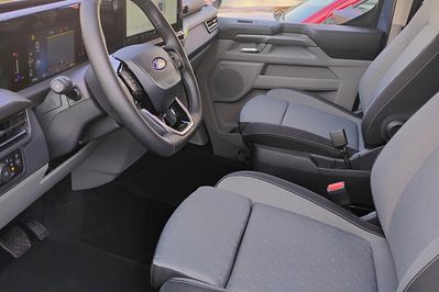 Ford Tourneo Custom 320 L2H1 Titanium A8