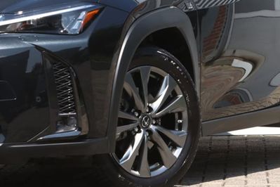 Lexus UX 300h F Sport Design 2.0 Hybrid Dynamic Force