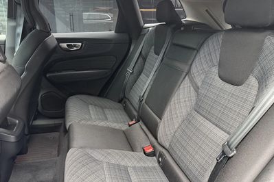 Volvo XC60 B5 B AWD Momentum Pro aut