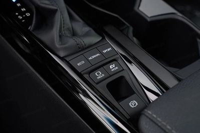 Toyota Camry Prestige 2.5 Hybrid Dynamic Force