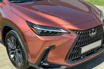 Lexus NX 450h+ Omotenashi AWD