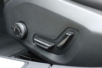 Volvo V60 T6 AWD Plug-In Hybrid Plus Dark