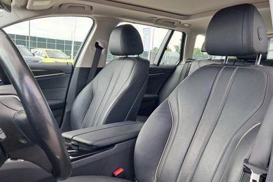 BMW Seria 5 530e xDrive Luxury Line aut