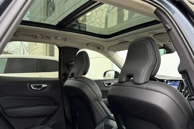 Volvo XC60 T6 Plug-In Hybrid AWD Ultra Dark
