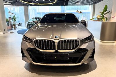 BMW Seria 5 530e xDrive M Sport