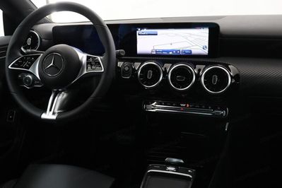 Mercedes CLA 200