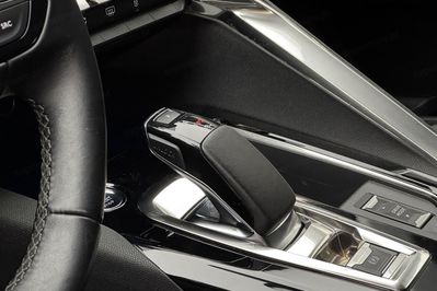 Peugeot 3008 PureTech Hybrid Allure S&S EAT8