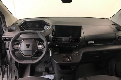 Peugeot Partner Van L2H1 Zabudowa Brygadowa EAT8