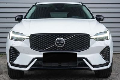 Volvo XC60 B5 AWD Ultra Dark