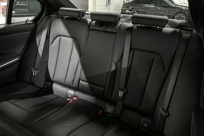 BMW Seria 3 318i M Sport