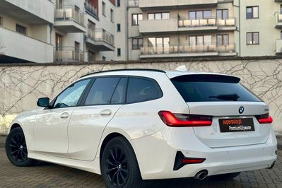 BMW Seria 3 Touring 318d Sport Line