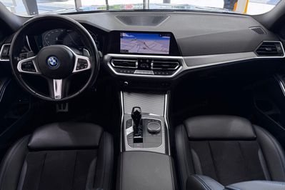 BMW Seria 3 330e xDrive M Sport sport-aut