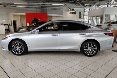 Lexus ES 300h Business Edition 2.5 E-CVT