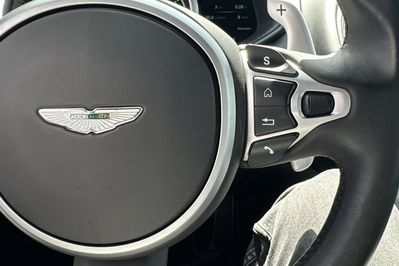 Aston Martin DB11 V8