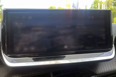 Peugeot 2008 GT Exclusive e-DCS6 1.2 PureTech mHEV