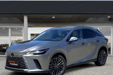 Lexus RX 450h+ Omotenashi