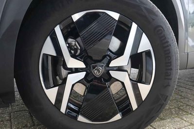 Peugeot 2008 Allure e-DCS 1.2 mHEV