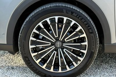 Omoda 9 1.5 Super Hybrid Exclusive AWD