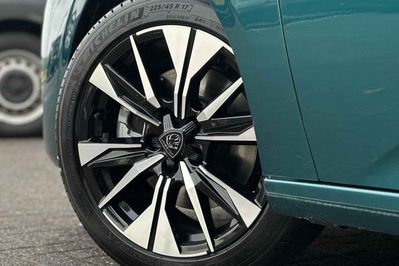 Peugeot 308 Allure 1.2 mHEV e-DCS6