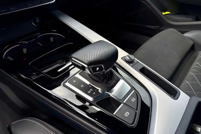 Audi A4 40 TFSI quattro S Line