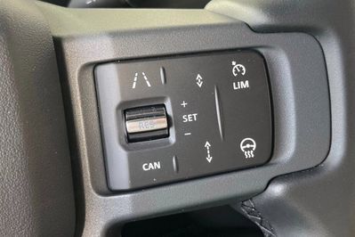 Land Rover Defender 90 D250 X-Dynamic SE