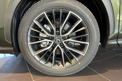 Lexus NX 350h Omotenashi 2.5 Hybrid AWD