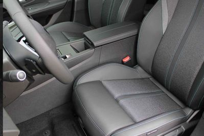 Peugeot 408 Allure e-DCS 1.2 mHEV